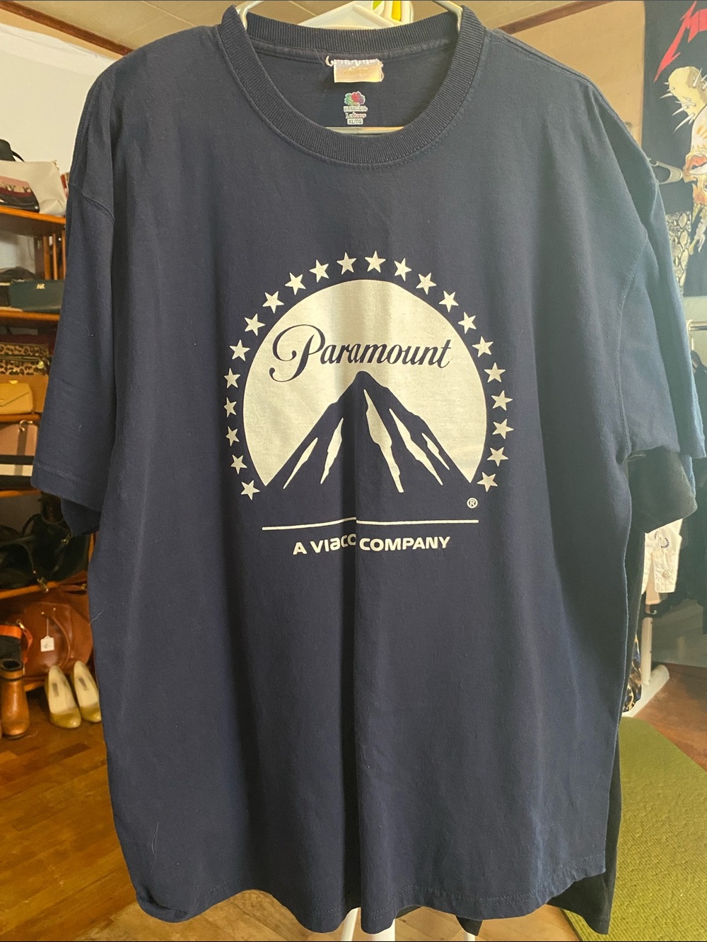 Paramount - Fruit of the Loom Navy T‑Shirt with White Paramount Logo - Picture 1 of 3